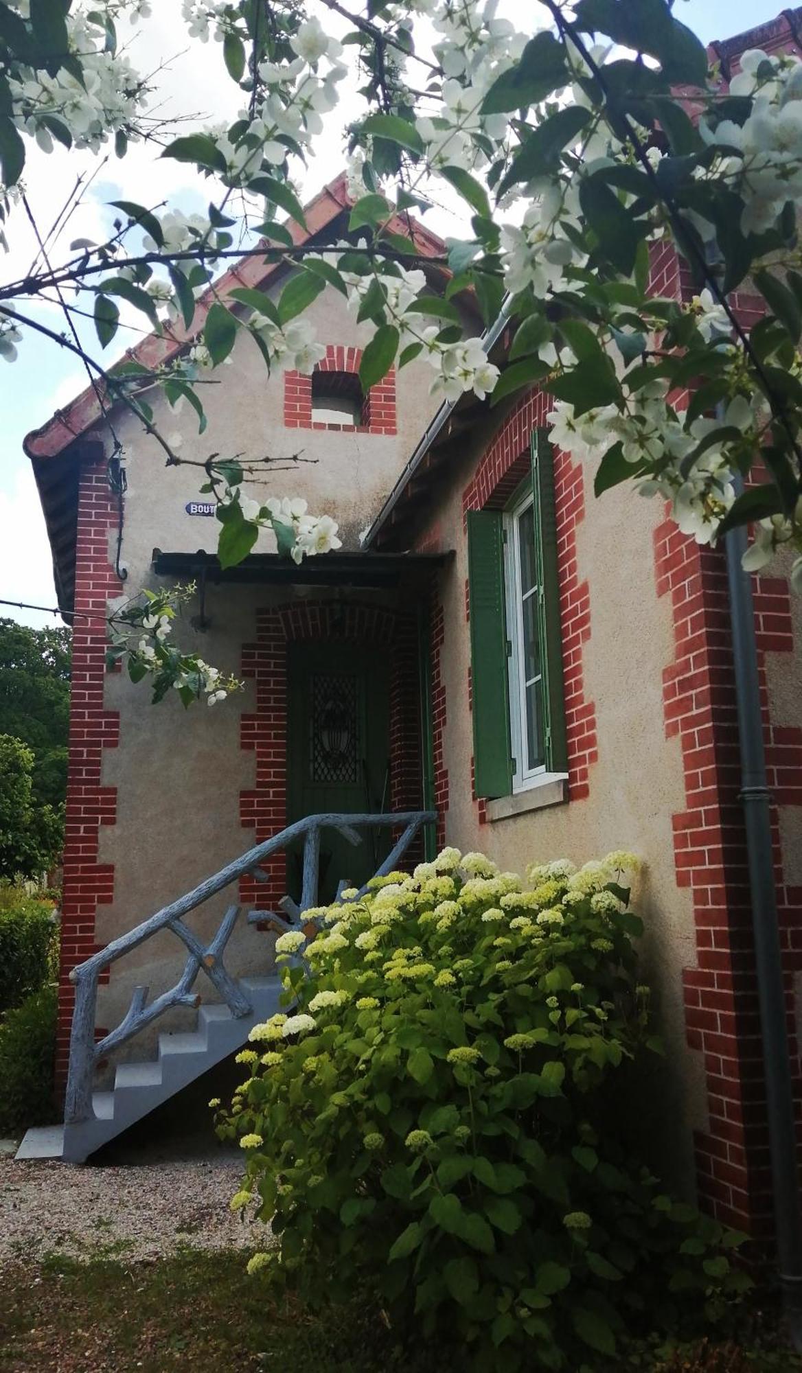Maison " Bouton D'Or" Au Bord De L'Eau, A 10 Mn De Tours , Meuble Classe Une Etoile Saint-Avertin Exterior foto